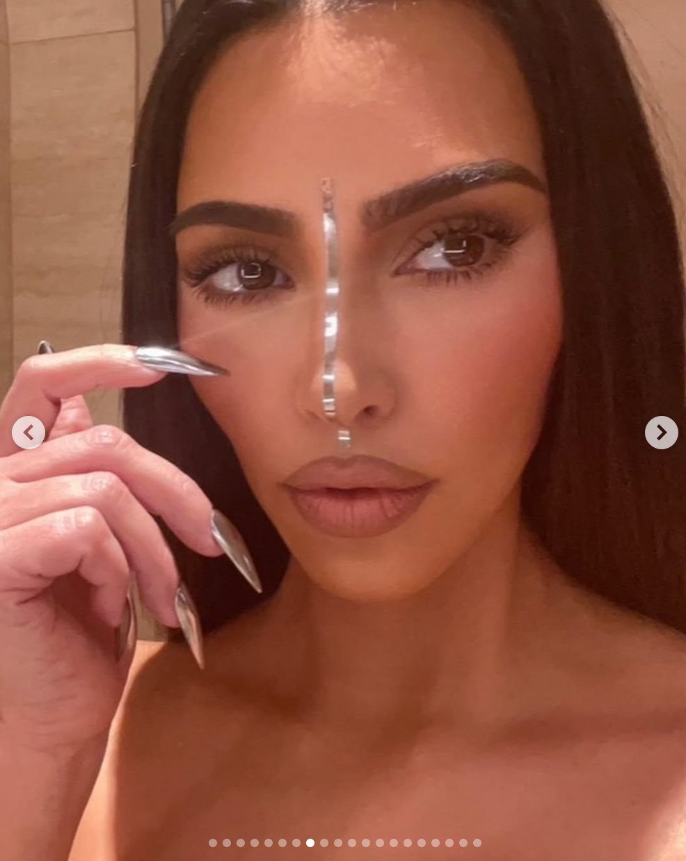 Kim Kardashian posts a bunch of selfies