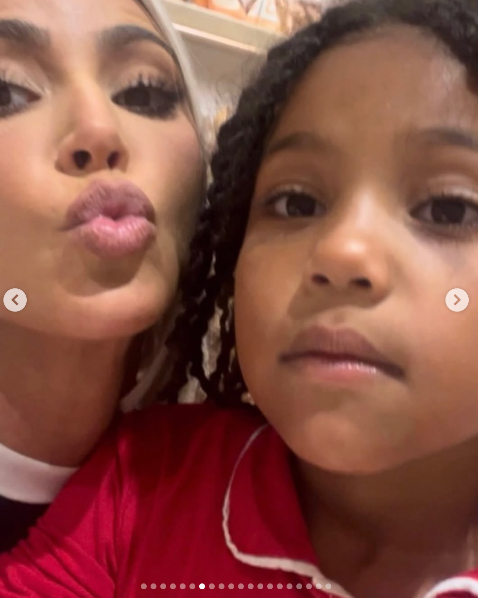 Kim Kardashian posts a bunch of selfies