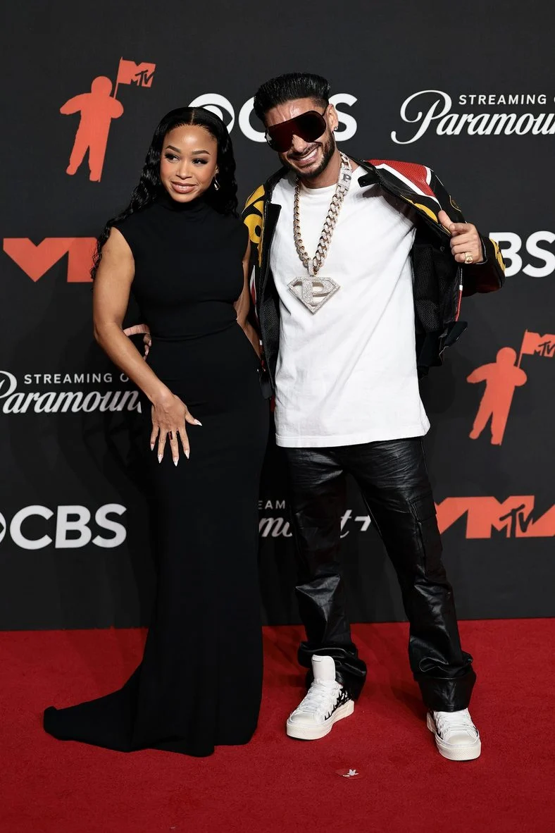Nikki Hall and Pauly D pose at the 2025 MTV Video Music Awards