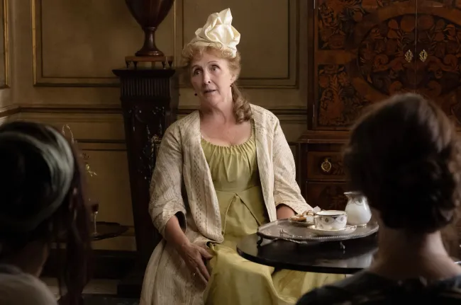 SENSE AND SENSIBILITY, Fiona Shaw, 2026. ph: Alex Bailey / © Focus Features / Courtesy Everett Collection