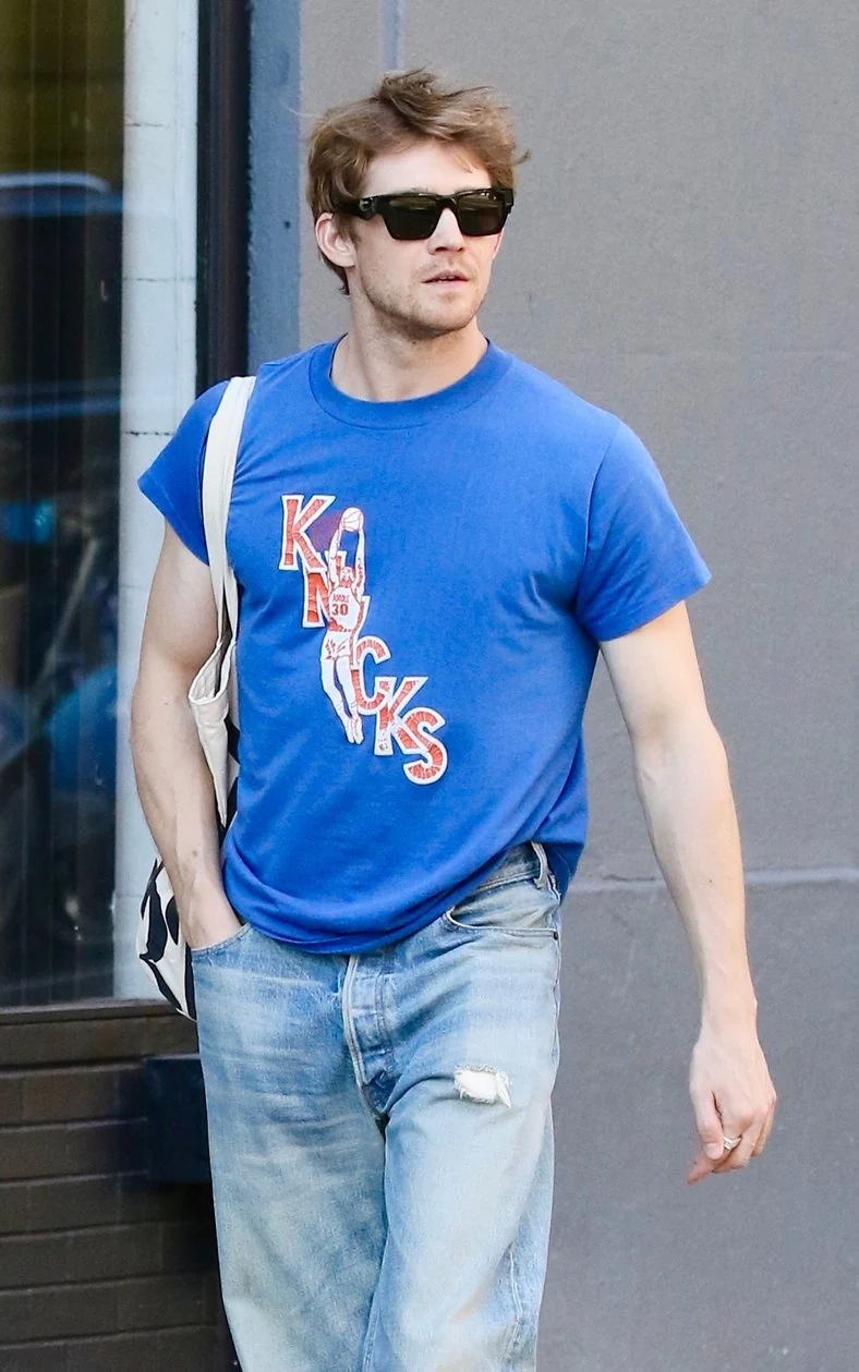 Joe Alwyn steps out in NYC