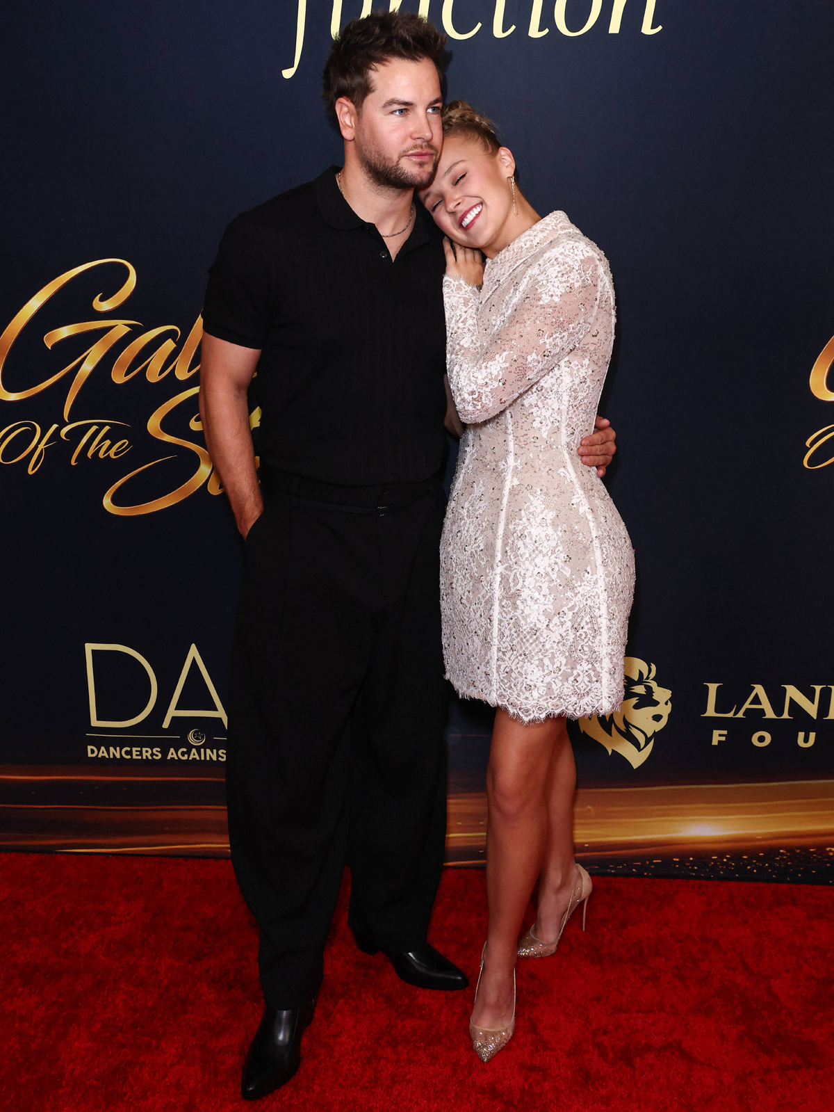JoJo Siwa and Chris Hughes will attend the Dancers Against Cancer Gala