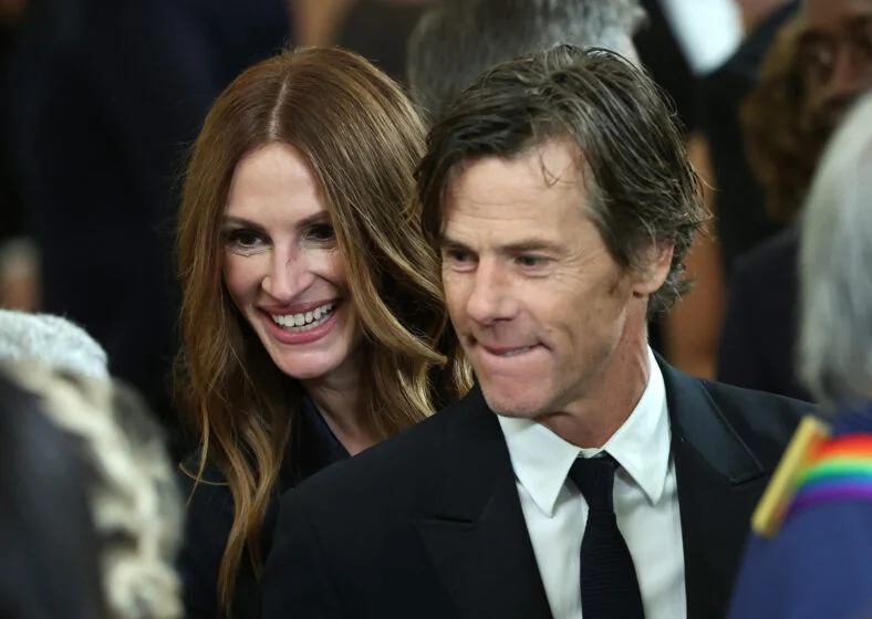 Julia Roberts and her husband, cinematographer Daniel Moder, attend the 2022 Kennedy Center Honors ceremony at the White House on December 04, 2022 in Washington, DC.