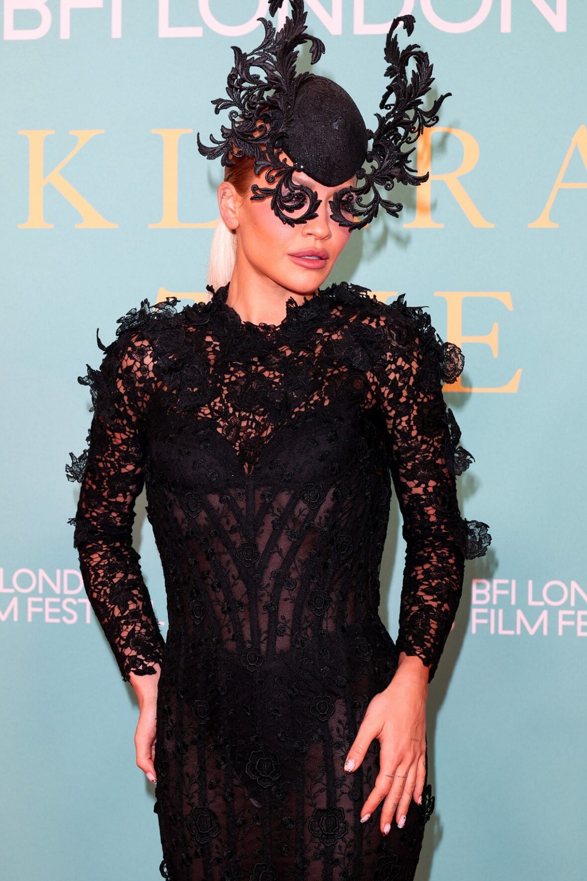 Klara and the Sun London reveal the first red carpet photo with the team